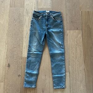 Men's Blue Jeans with Chain Detail